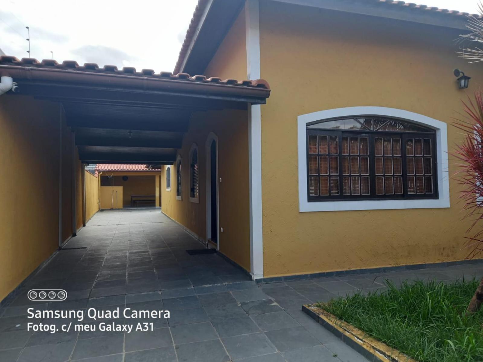 Casa pé na areia (50 mestros da praia)