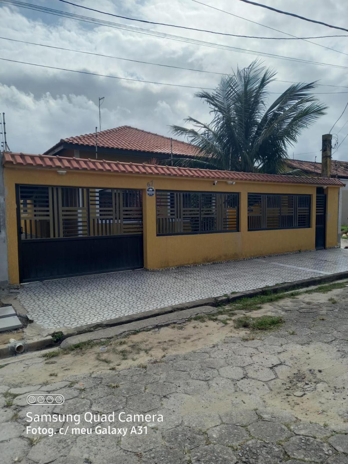 Casa pé na areia (50 mestros da praia)