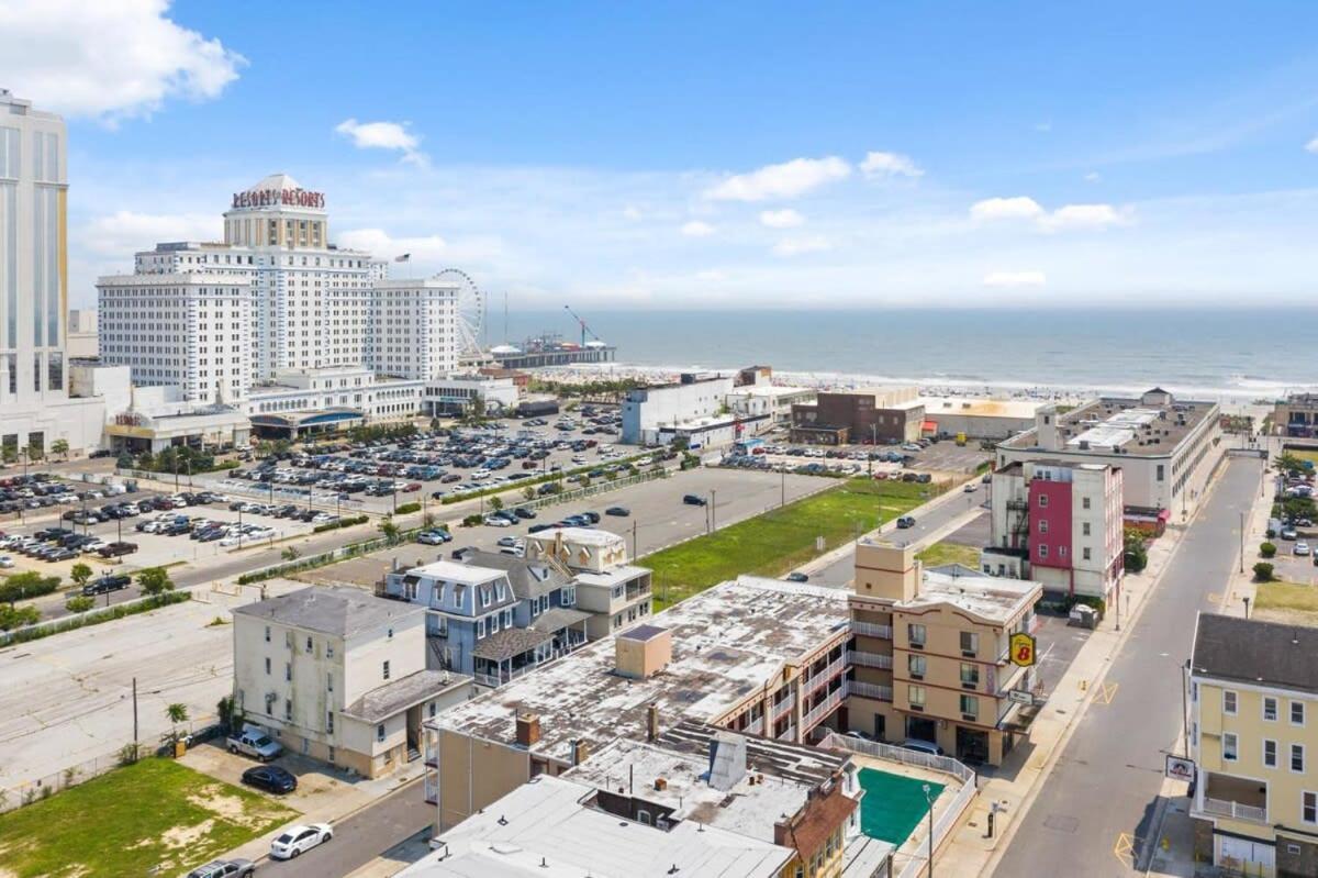 5BR Beach Block Orange Loop Steps from Boardwalk