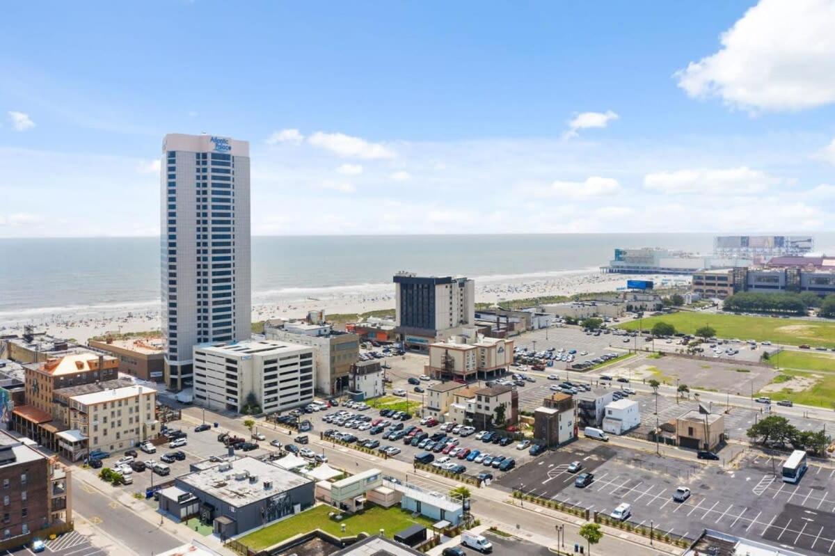 5BR Beach Block Orange Loop Steps from Boardwalk