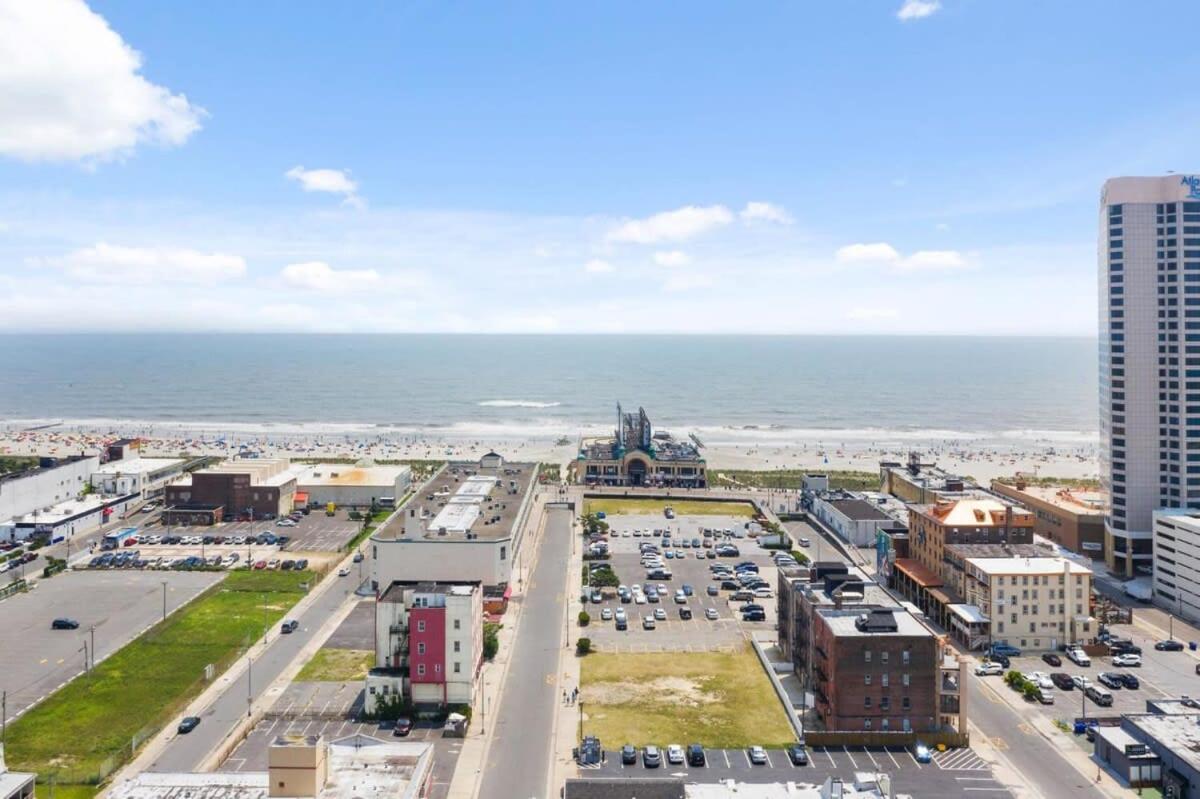 5BR Beach Block Orange Loop Steps from Boardwalk