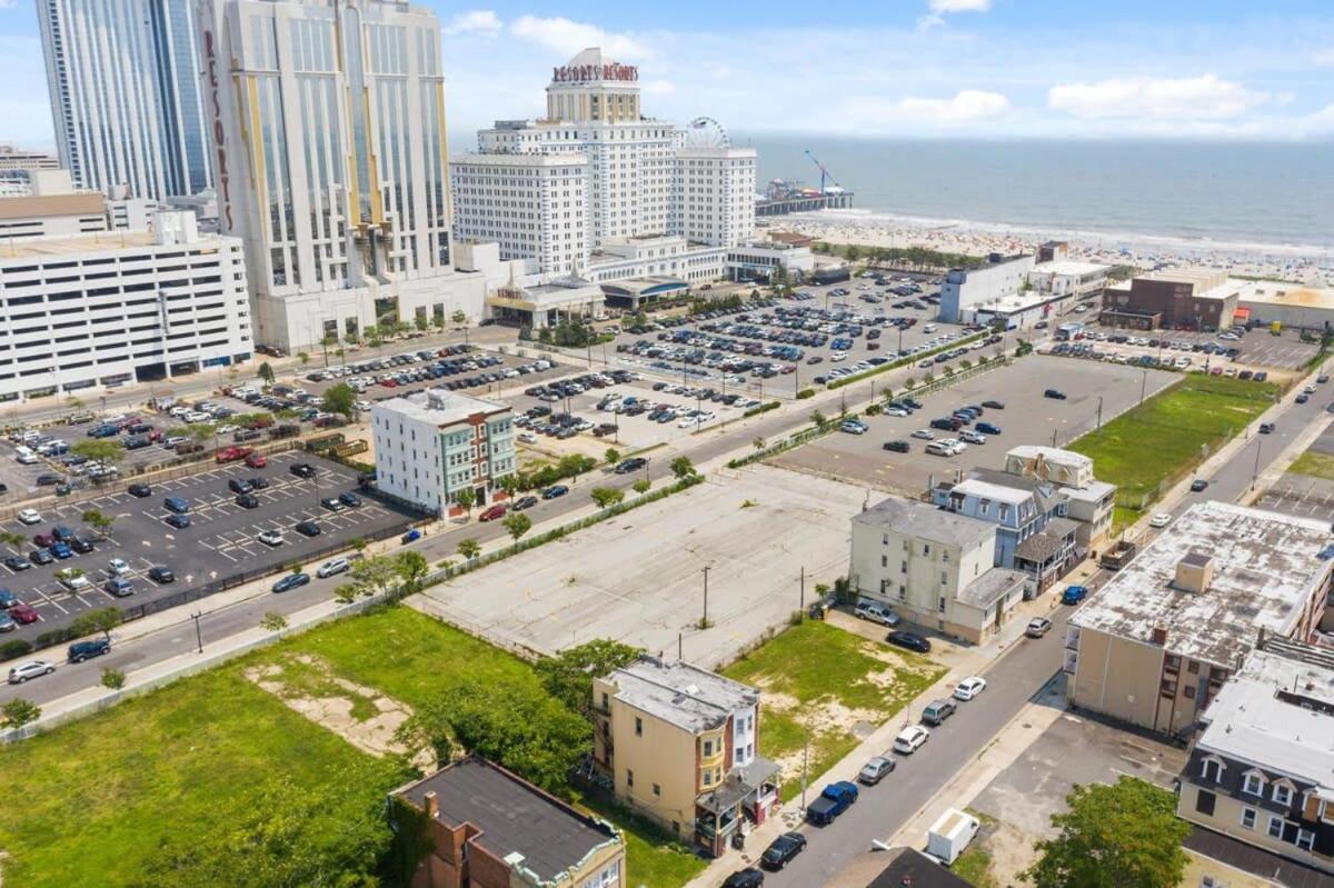 5BR Beach Block Orange Loop Steps from Boardwalk