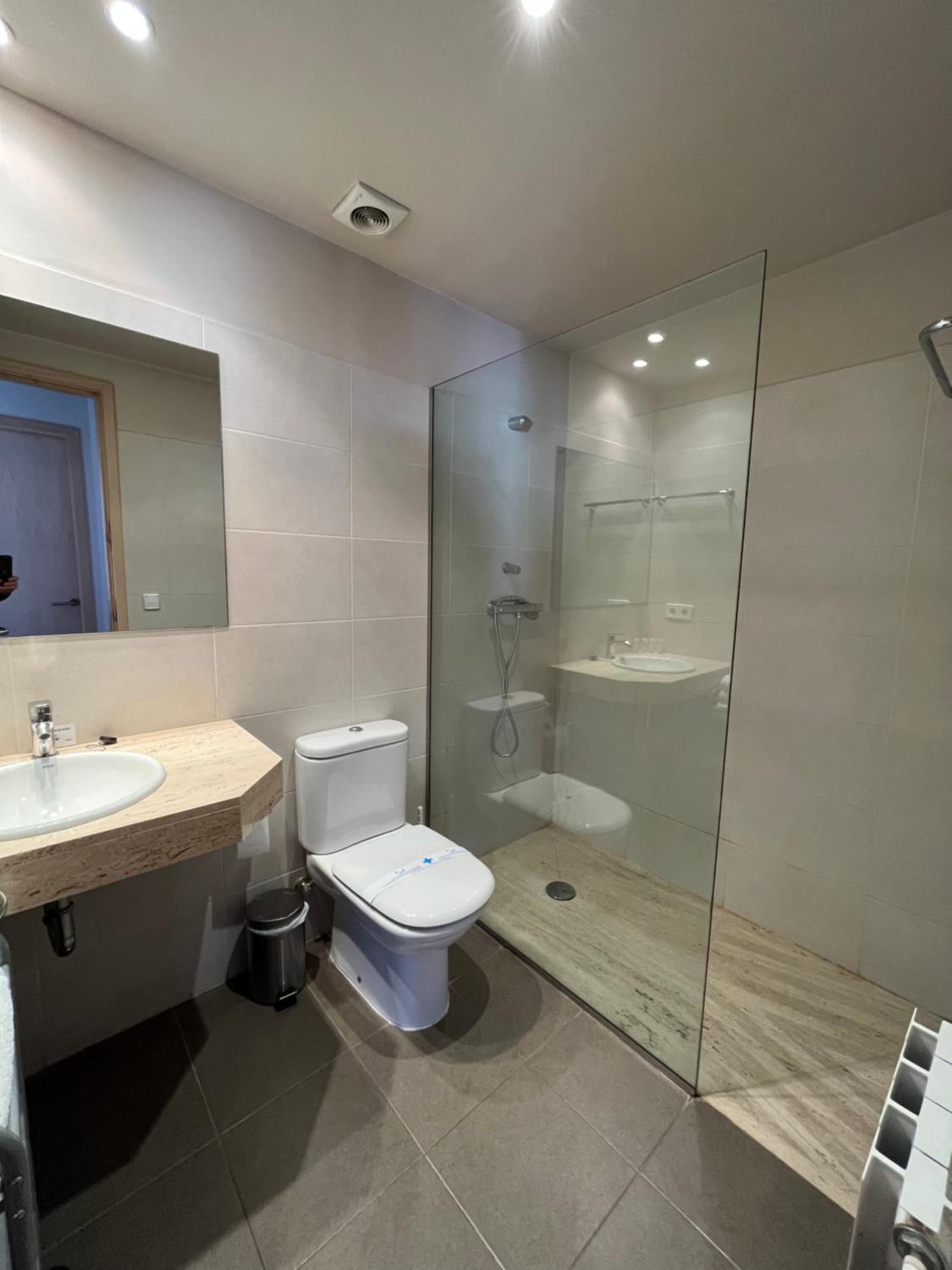 Can Morera Apartaments a Les Preses view 3
