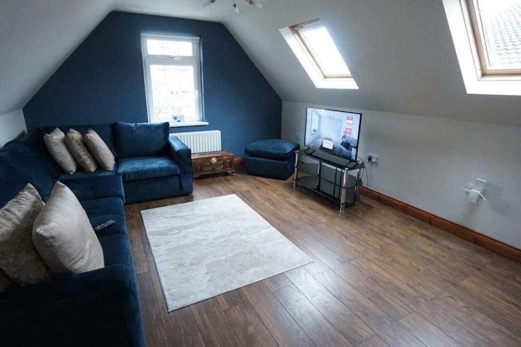 BeLFAST LOFT - FREE SECURE ONSITE PARKING AVAILABLE view 4