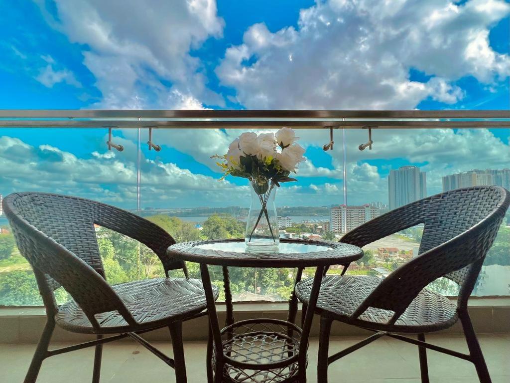 Paragon Suite Homestay by Antlerzone
