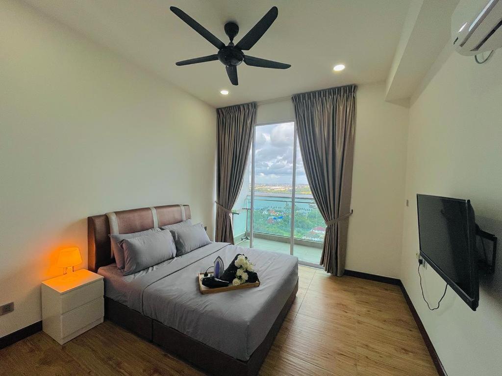 Paragon Suite Homestay by Antlerzone