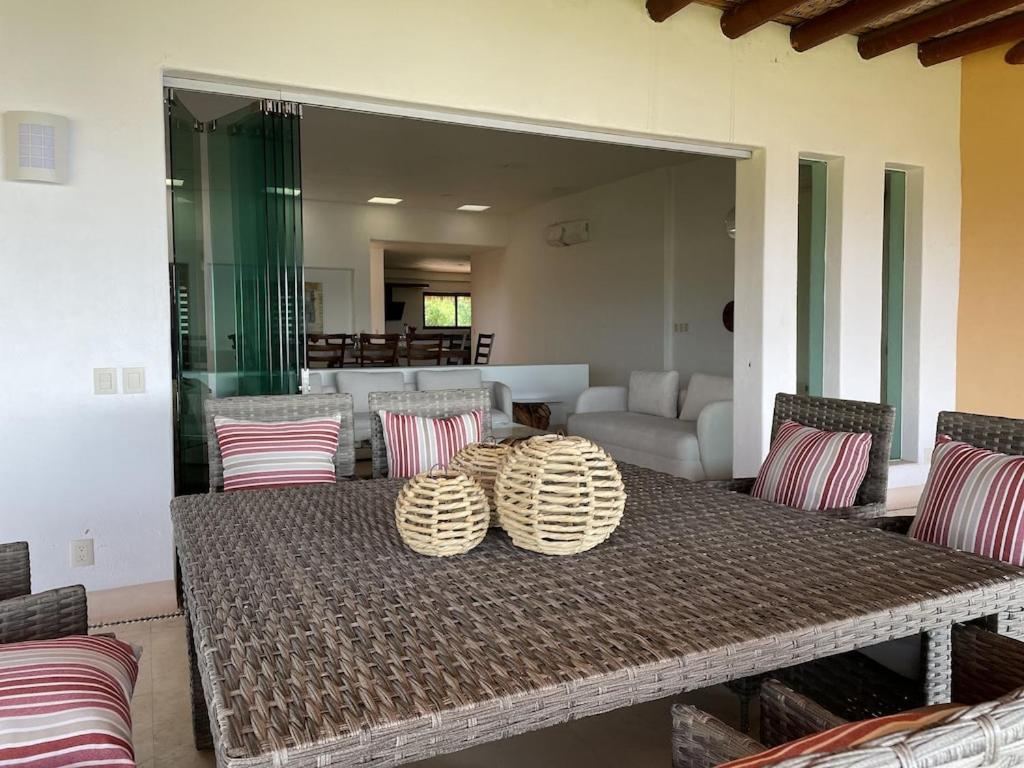 Spectacular Oceanview Penthouse at Ixtapa
