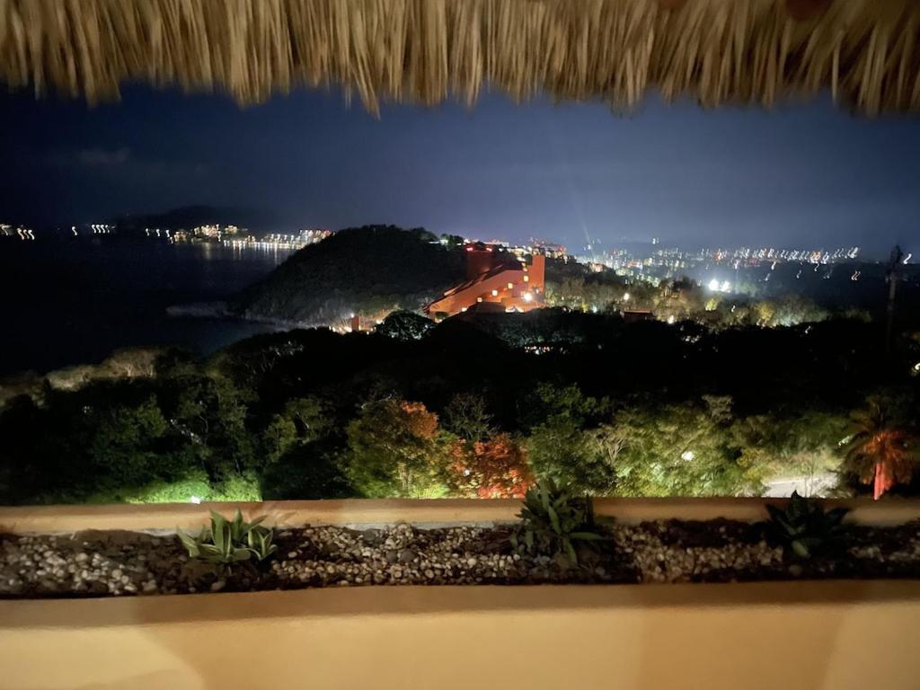 Spectacular Oceanview Penthouse at Ixtapa