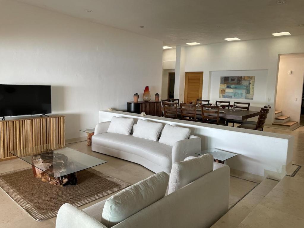 Spectacular Oceanview Penthouse at Ixtapa