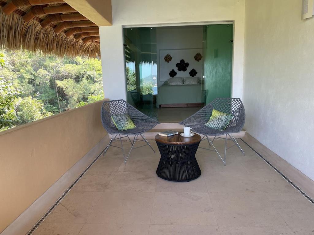 Spectacular Oceanview Penthouse at Ixtapa
