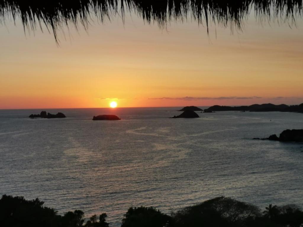 Spectacular Oceanview Penthouse at Ixtapa
