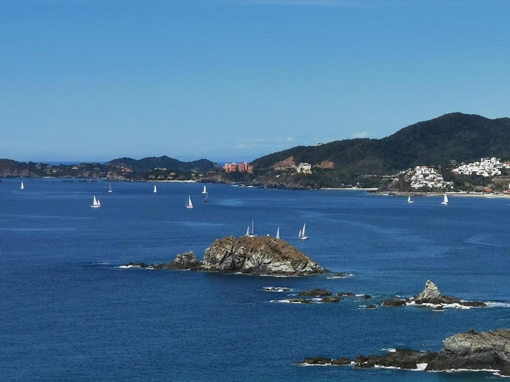 Spectacular Oceanview Penthouse at Ixtapa