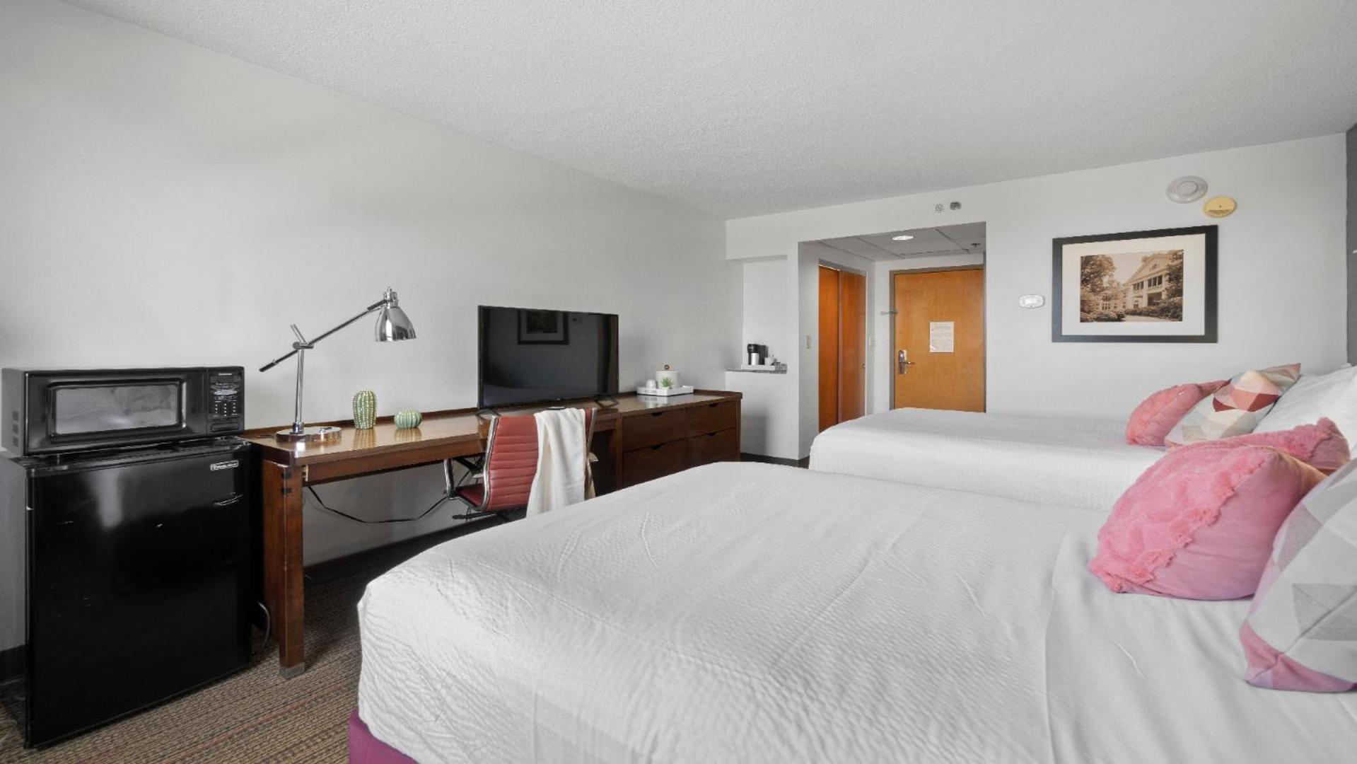 315 LoSo Hotel Airport