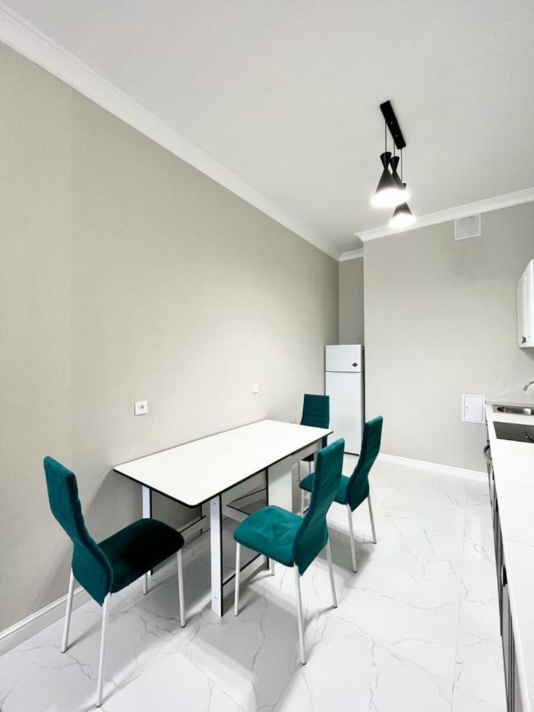 Beautiful flamingos apartment view 5