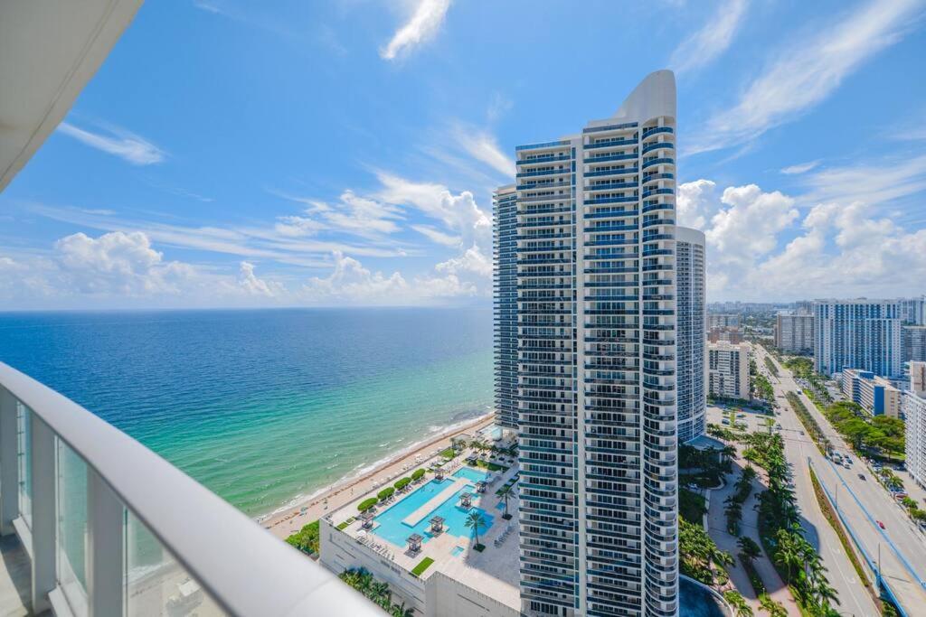 Panoramic Ocean & City Views - Stunning Condo