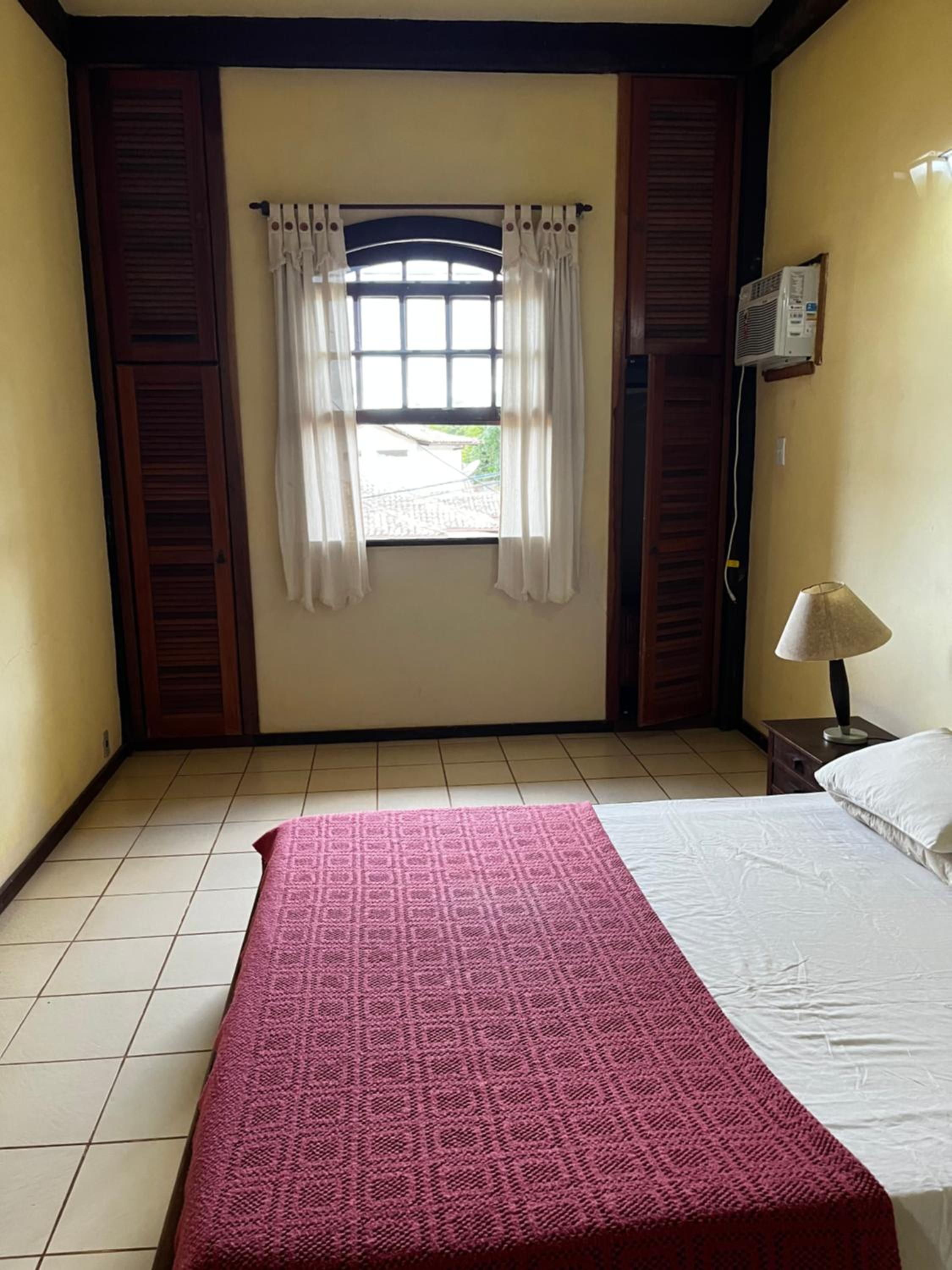 Fabulosa Casa em Cond. próximo a Rua das Pedras