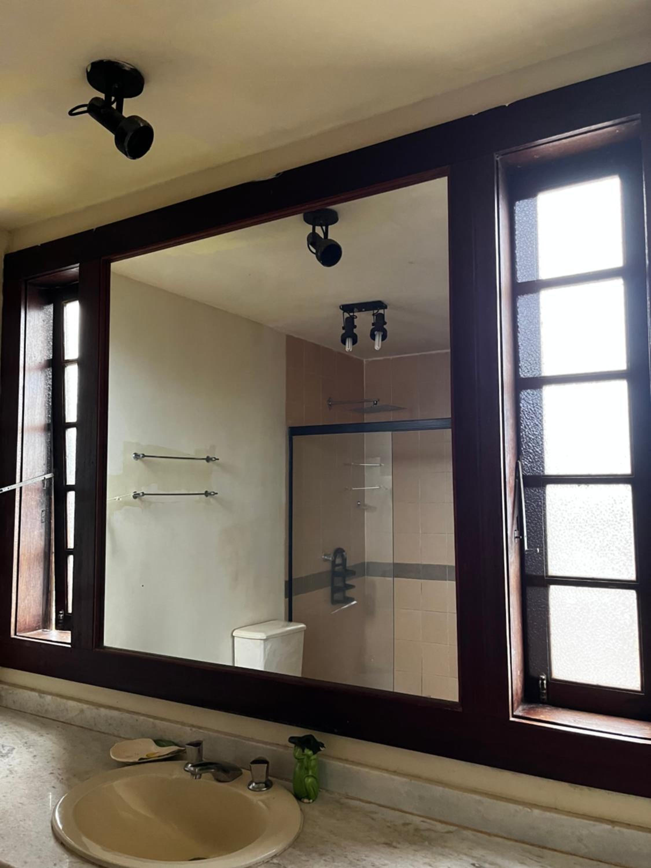 Fabulosa Casa em Cond. próximo a Rua das Pedras