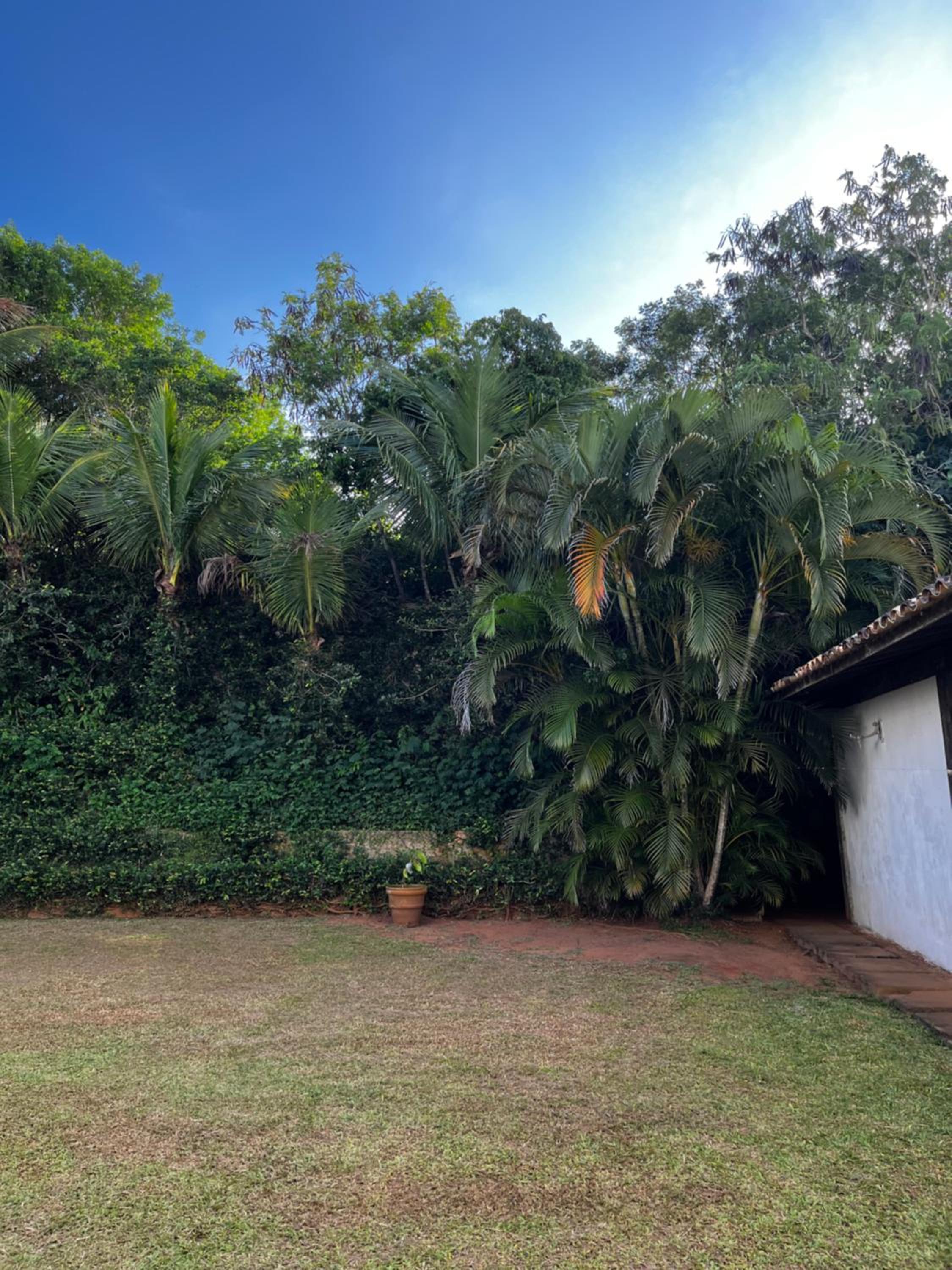 Fabulosa Casa em Cond. próximo a Rua das Pedras