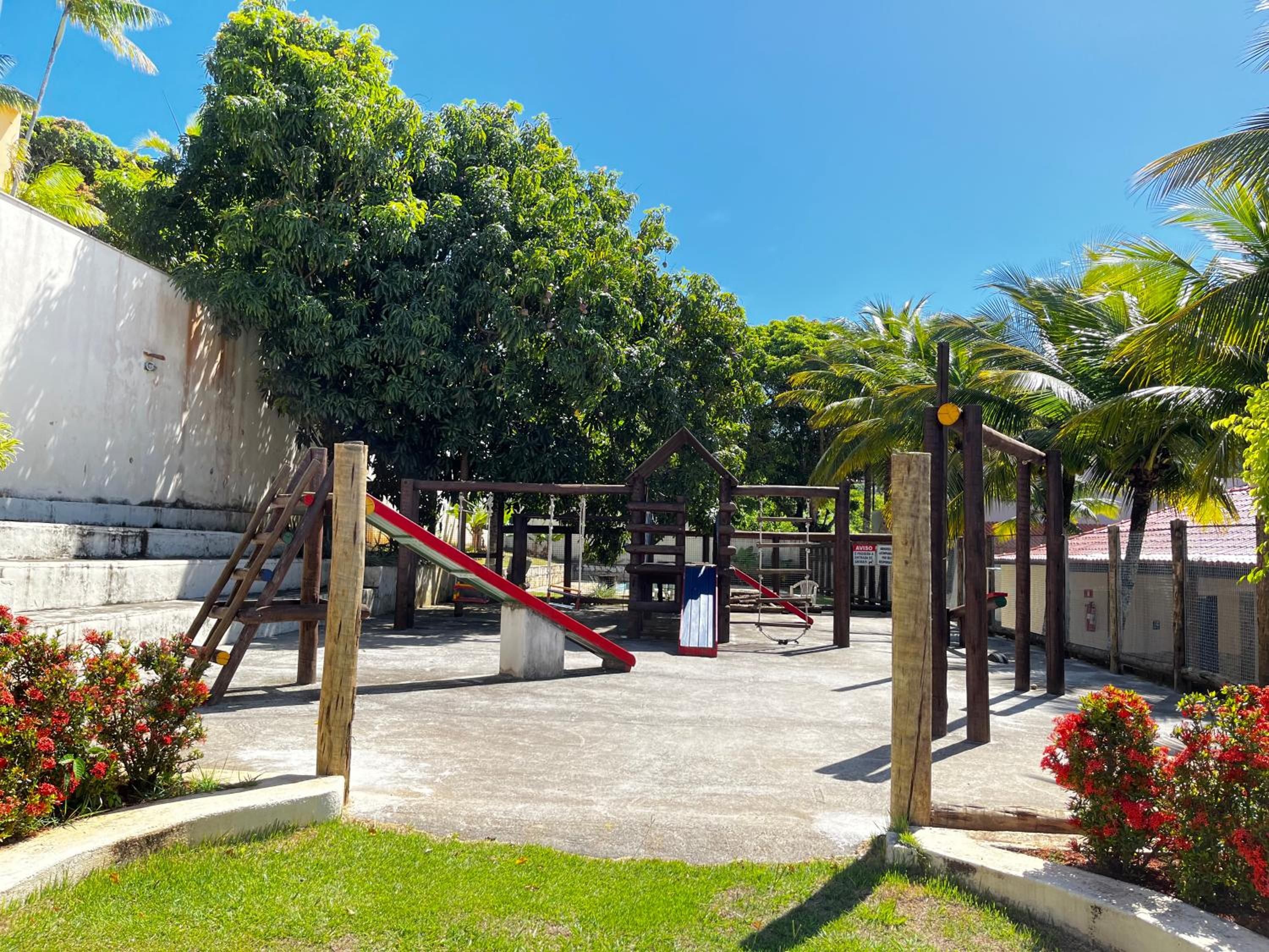 Fabulosa Casa em Cond. próximo a Rua das Pedras