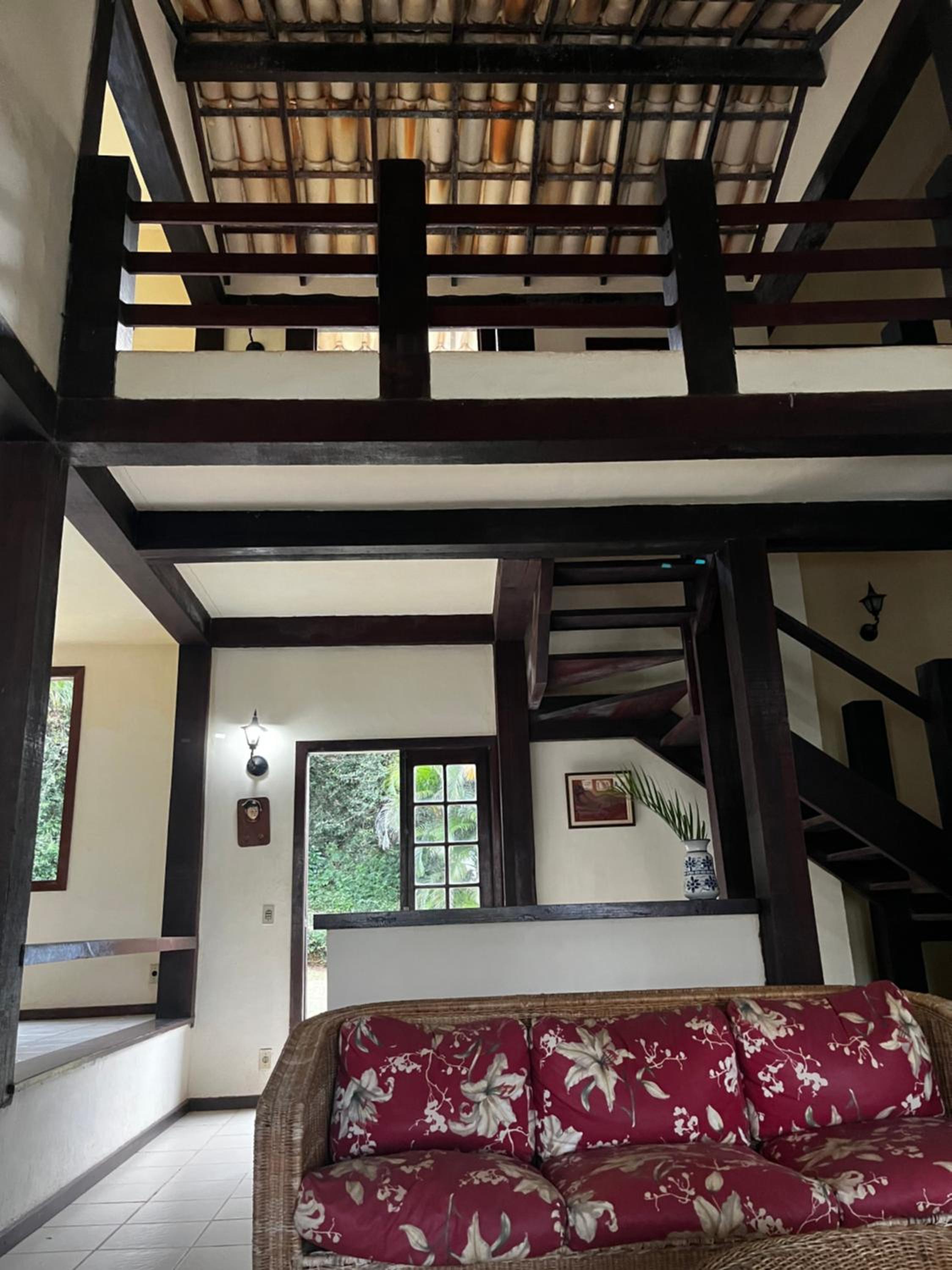 Fabulosa Casa em Cond. próximo a Rua das Pedras