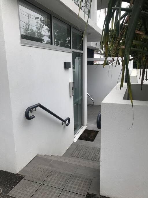 Location, location, location - very large apartment