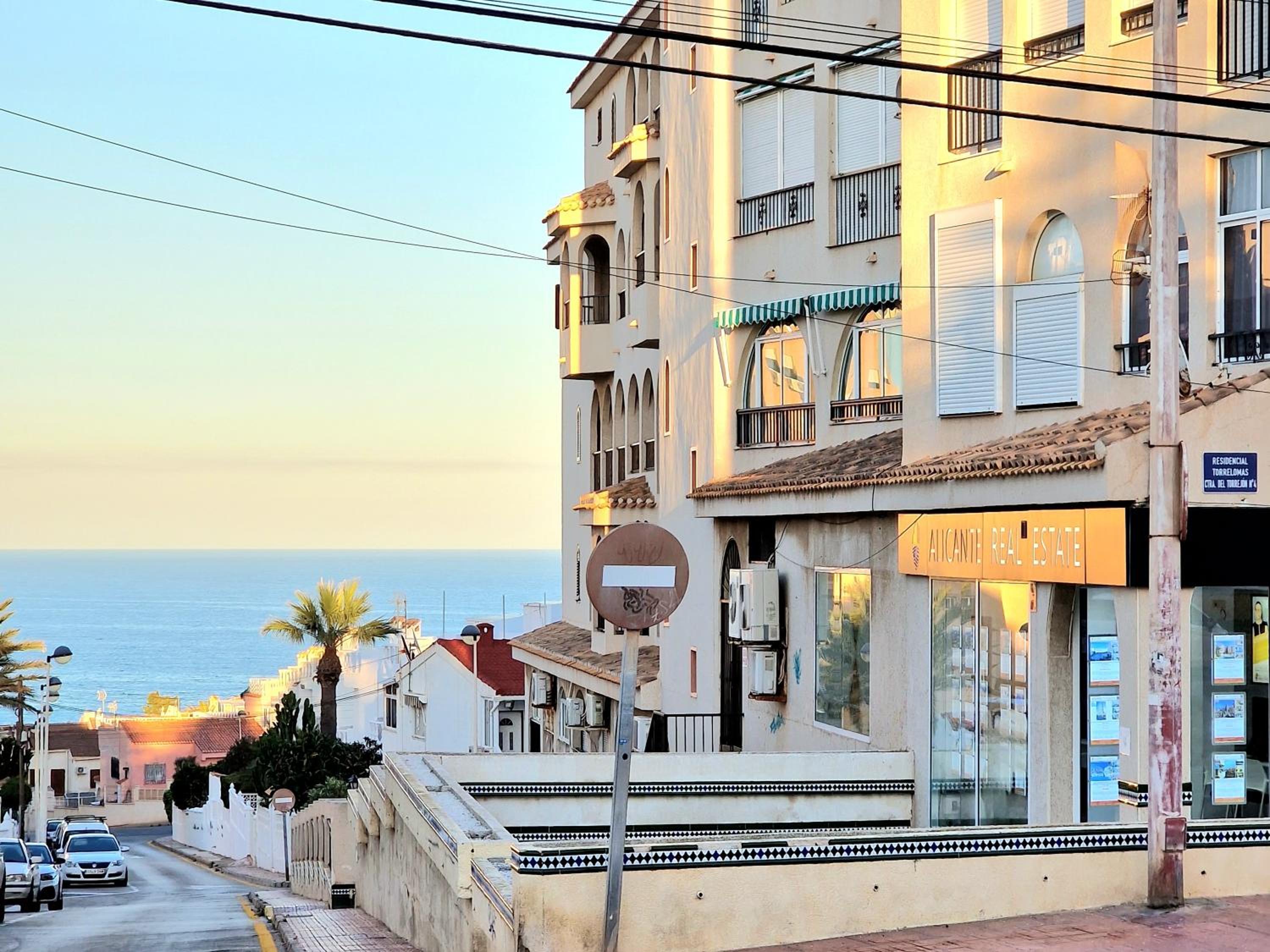 Cozy apartment with sea view