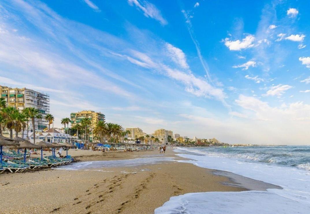 Benalmadena Beach Apartamento con Vistas al mar y Parking Privado Incluido