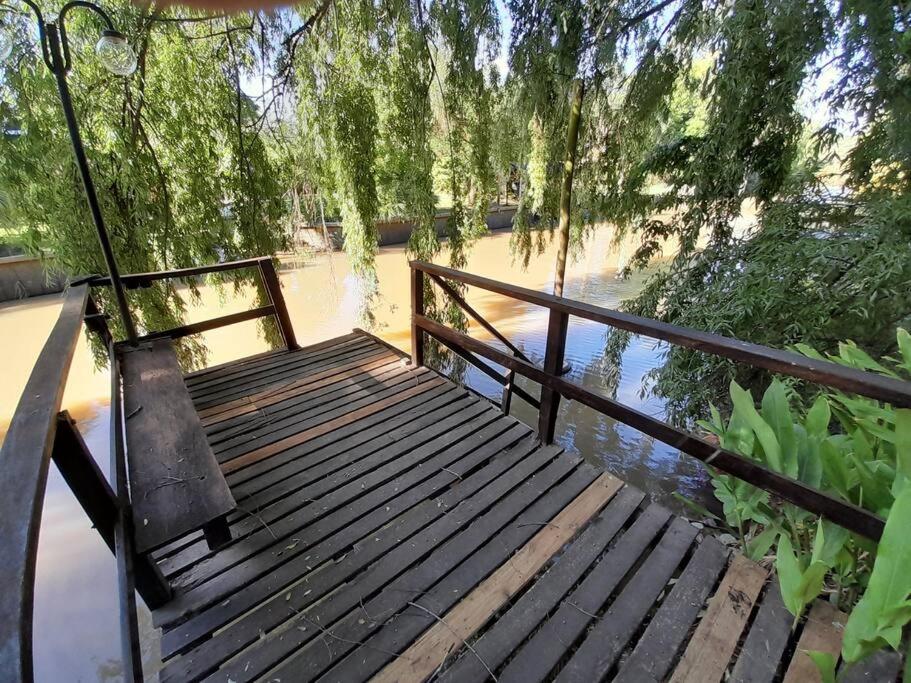 Casa en el delta con acceso terrestre