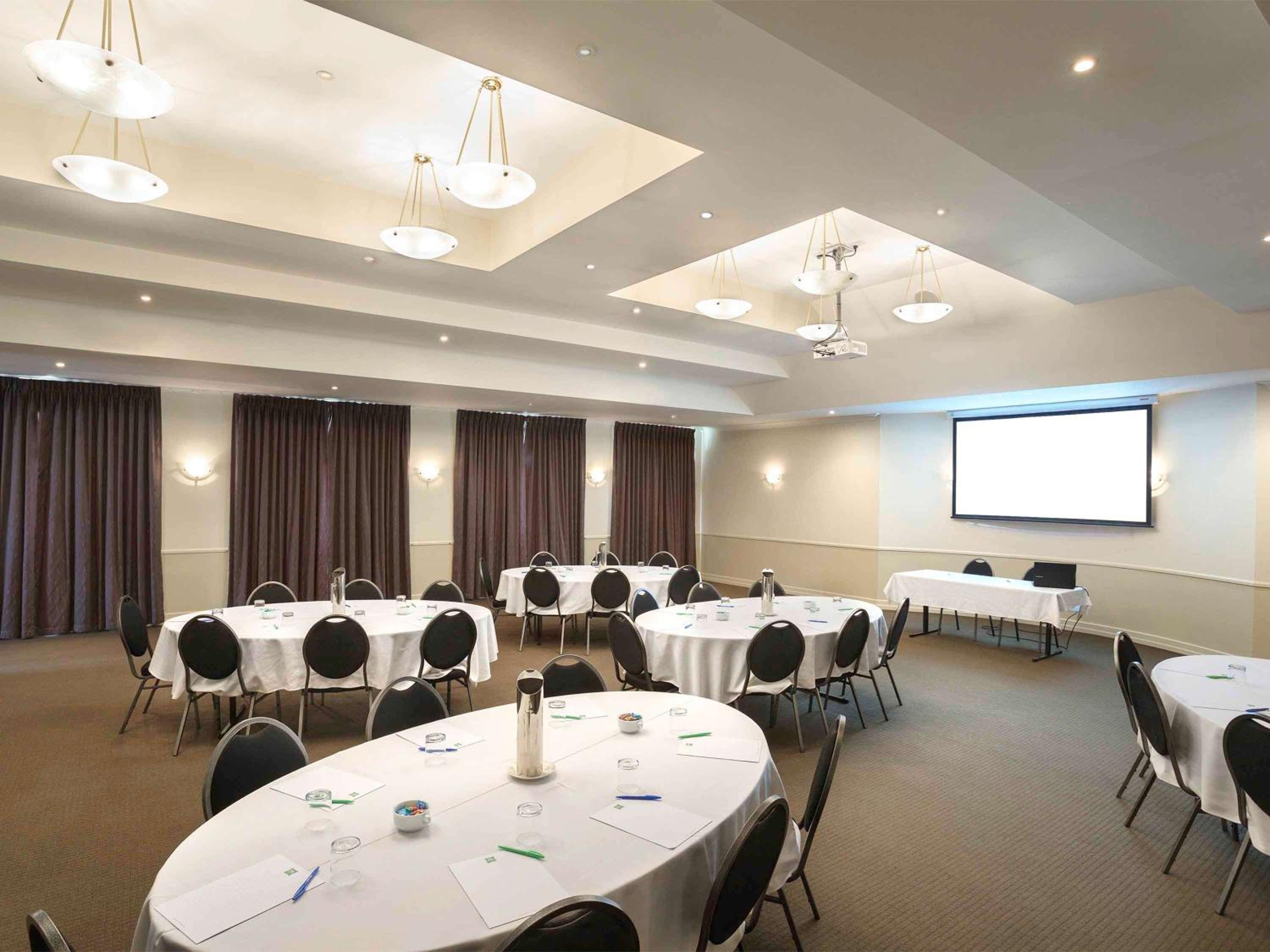 Tamworth Vacations - ibis Styles Tamworth - Property Image 1