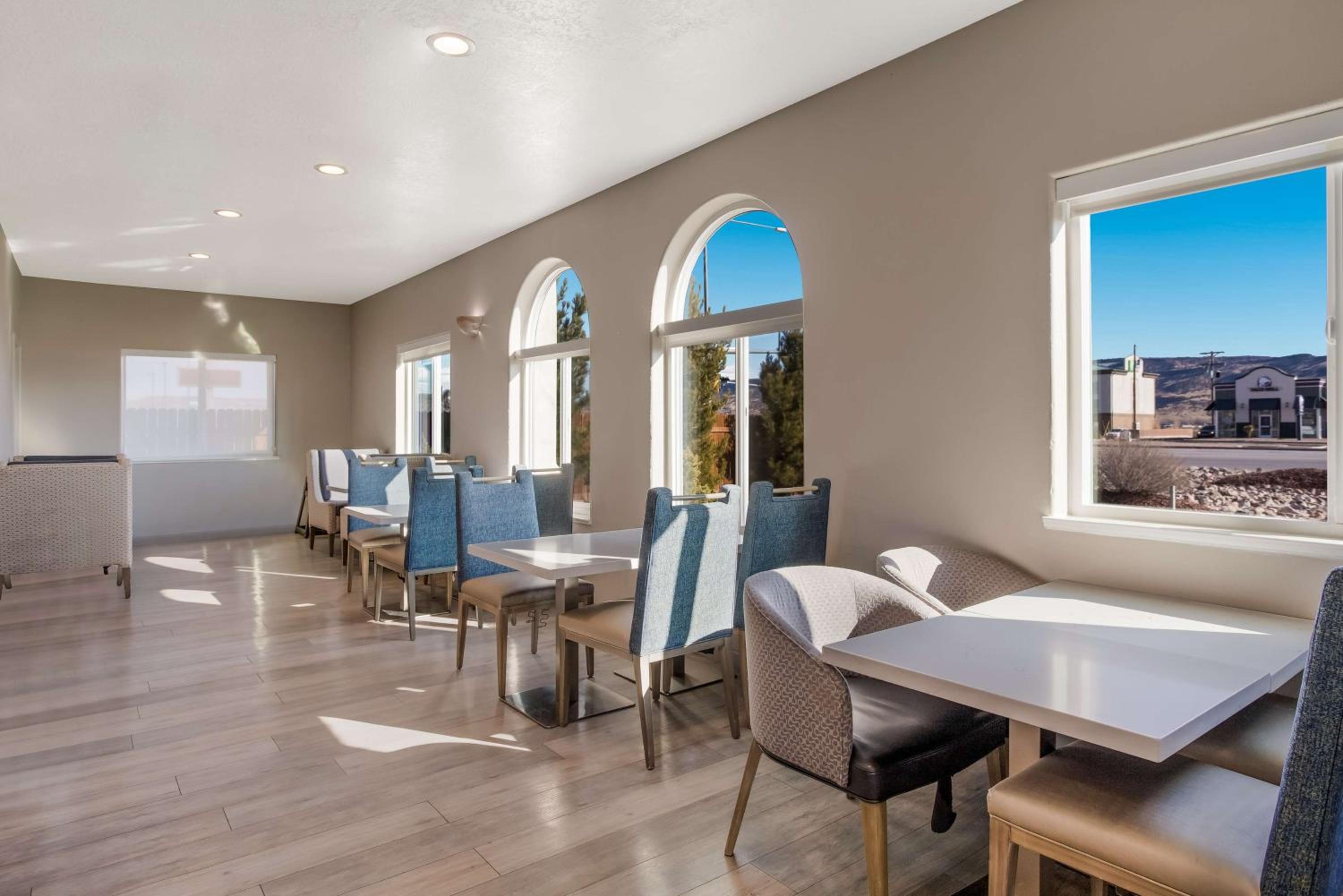 Grants Vacations - Best Western Grants Inn - Property Image 4