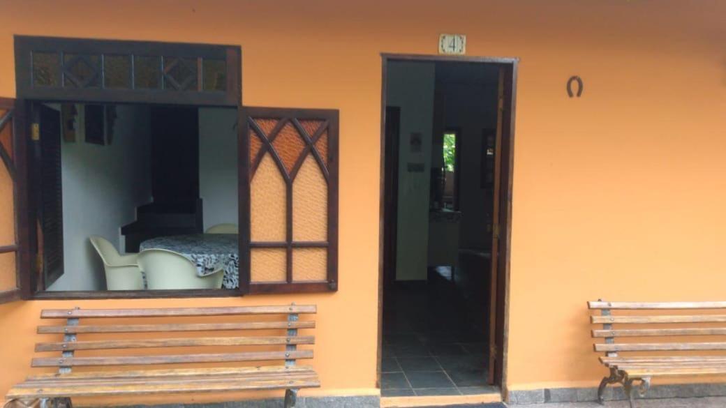 Casa na praia de Camburi em condomínio com piscina aquecida