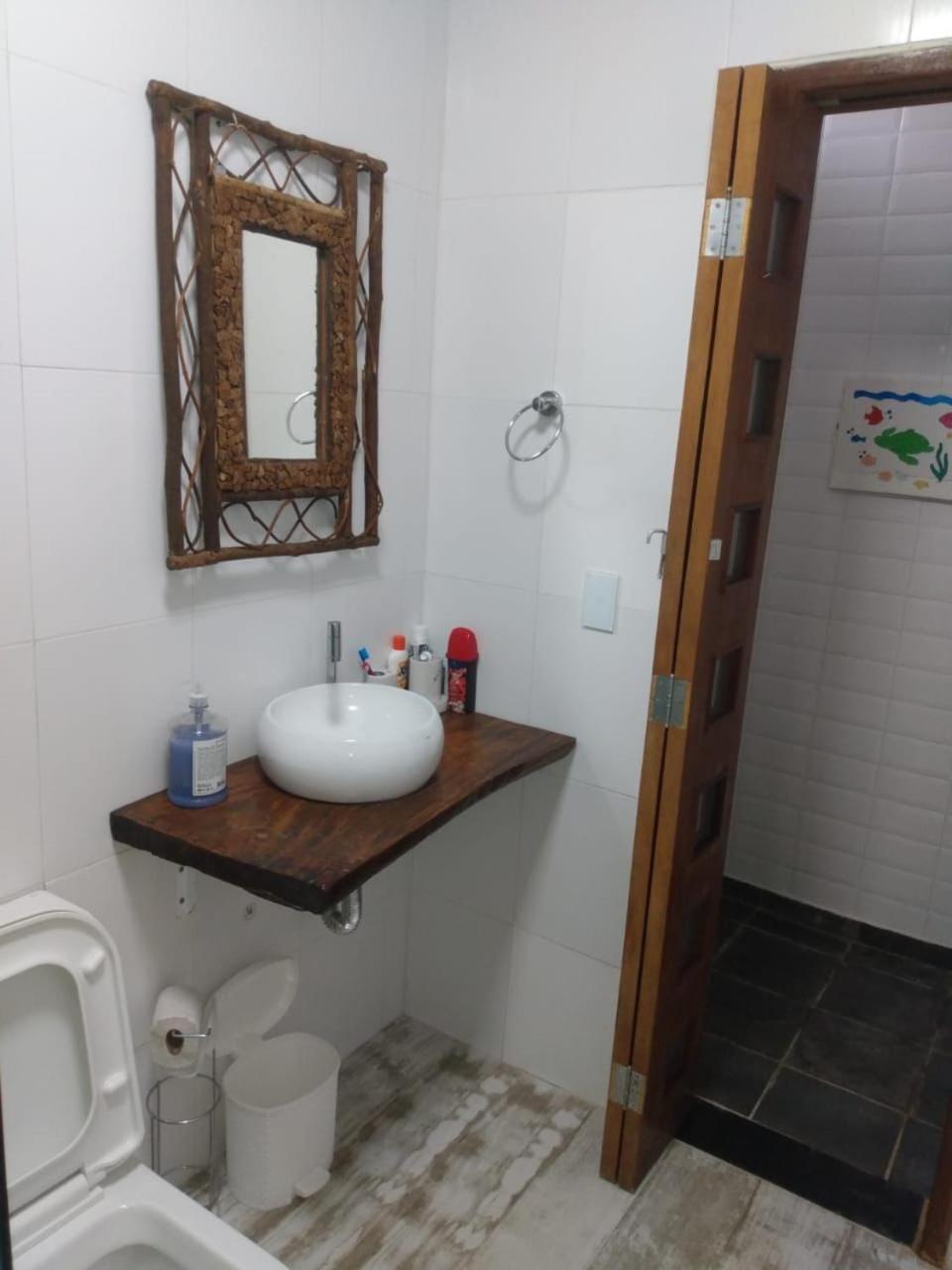 Casa na praia de Camburi em condomínio com piscina aquecida