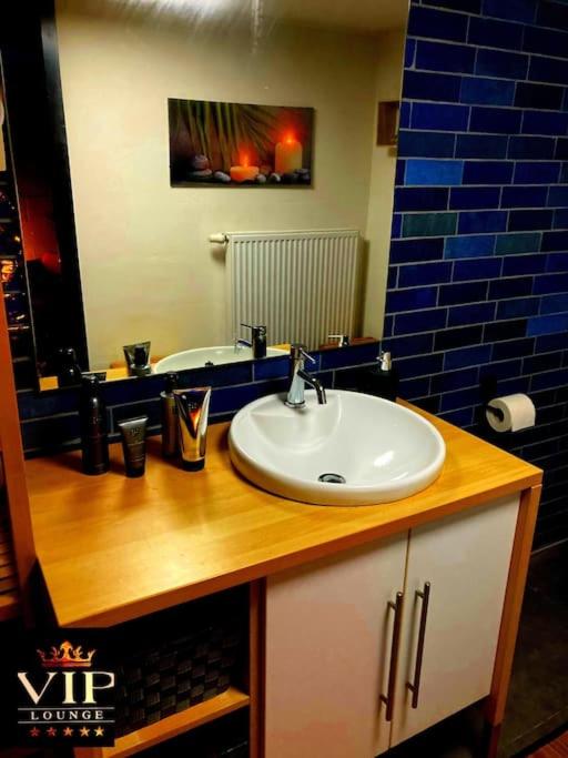 VIP LOUNGE Appartement avec Jacuzzi et jardin