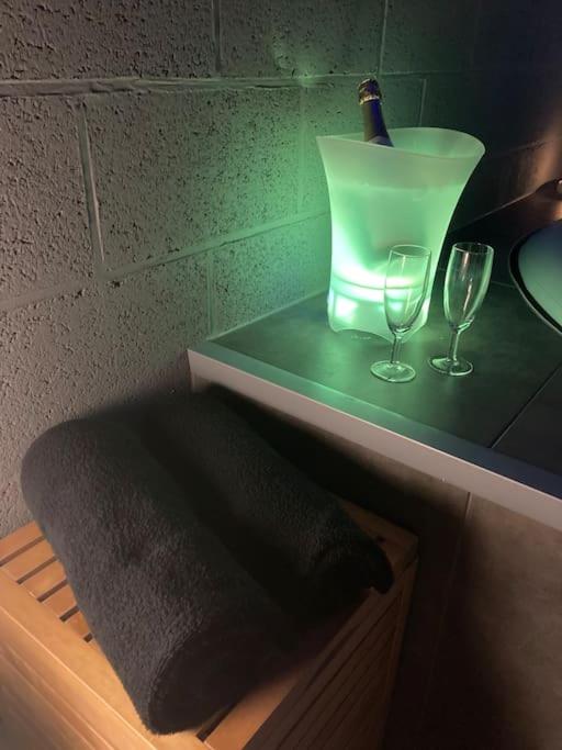 VIP LOUNGE Appartement avec Jacuzzi et jardin