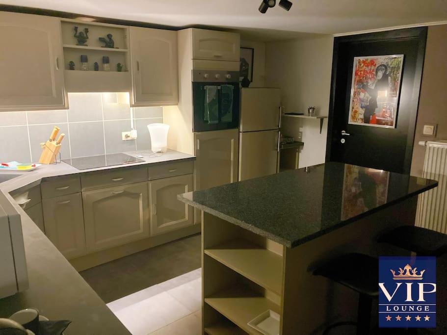 VIP LOUNGE Appartement avec Jacuzzi et jardin