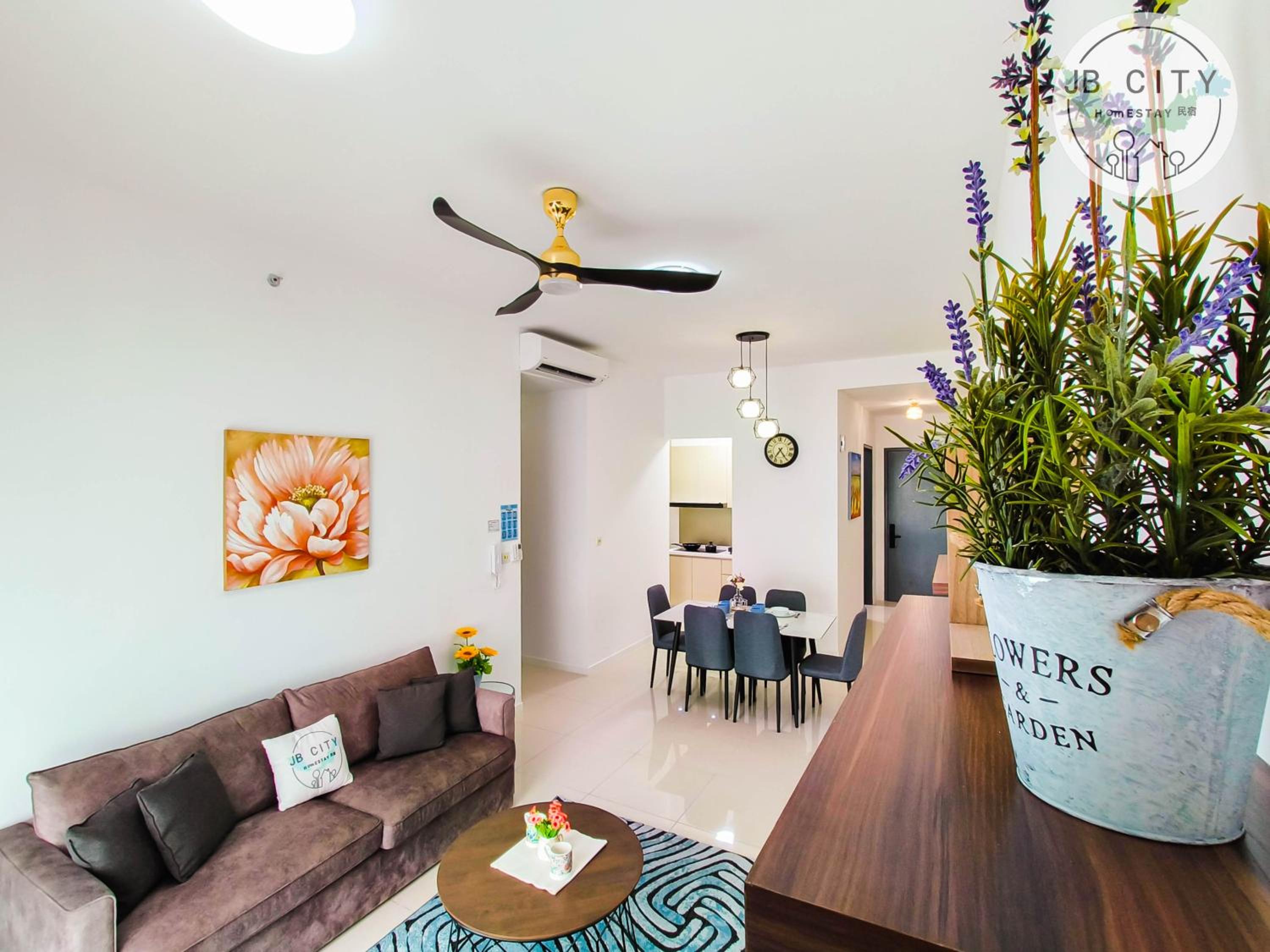 Paradigm Residence by RR JBcity