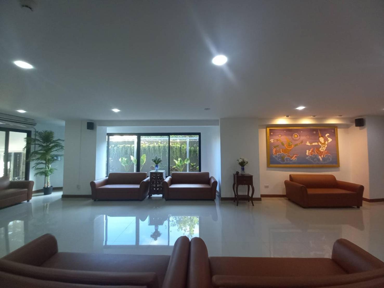 BURI Hotel And Hostel