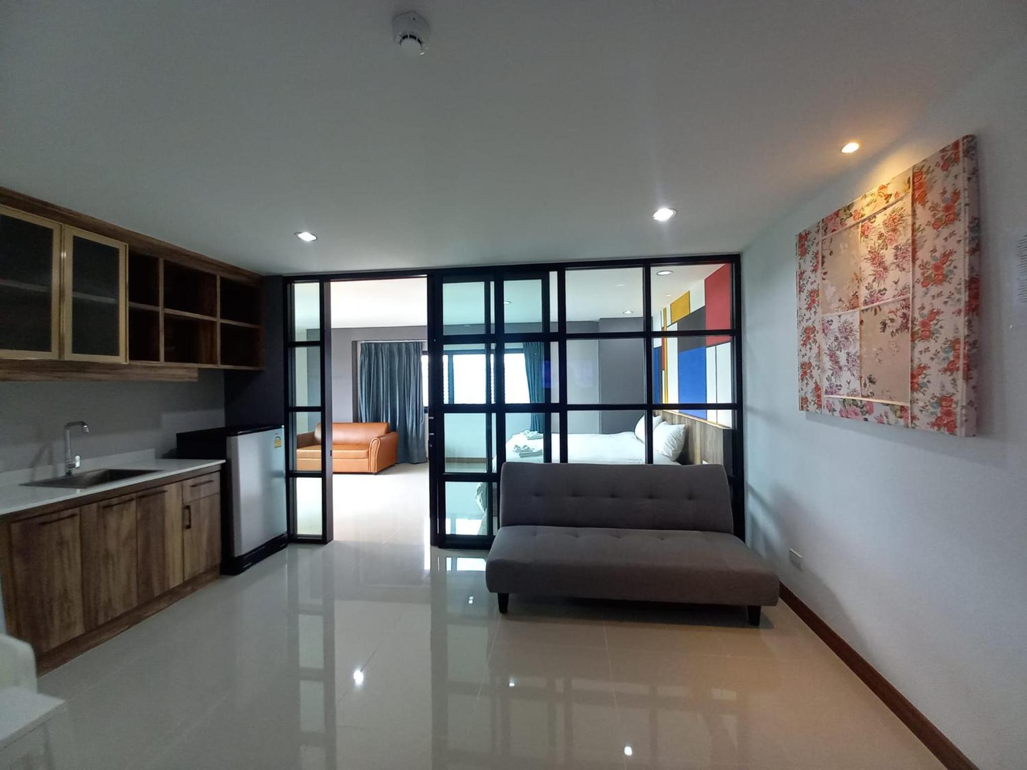 BURI Hotel And Hostel