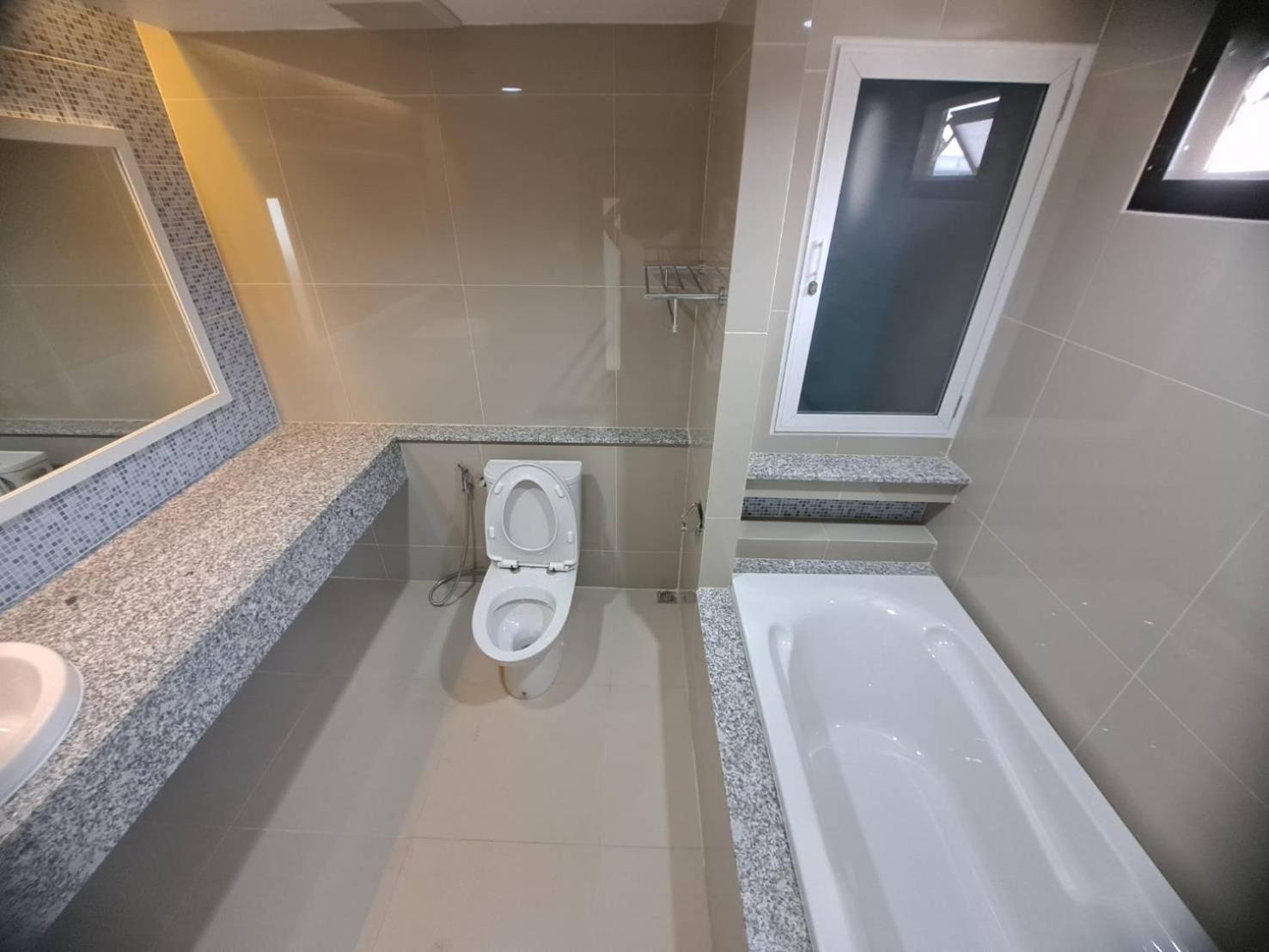 BURI Hotel And Hostel