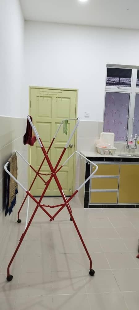 Homestay Bajet di Taman Koperat Putera Bukit Kluang, Terengganu photo 6