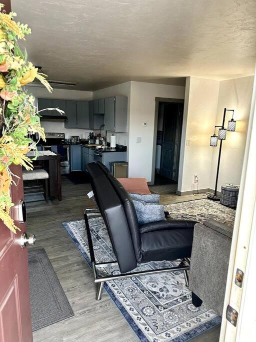 Comfortable 2BR Apt Central view 2