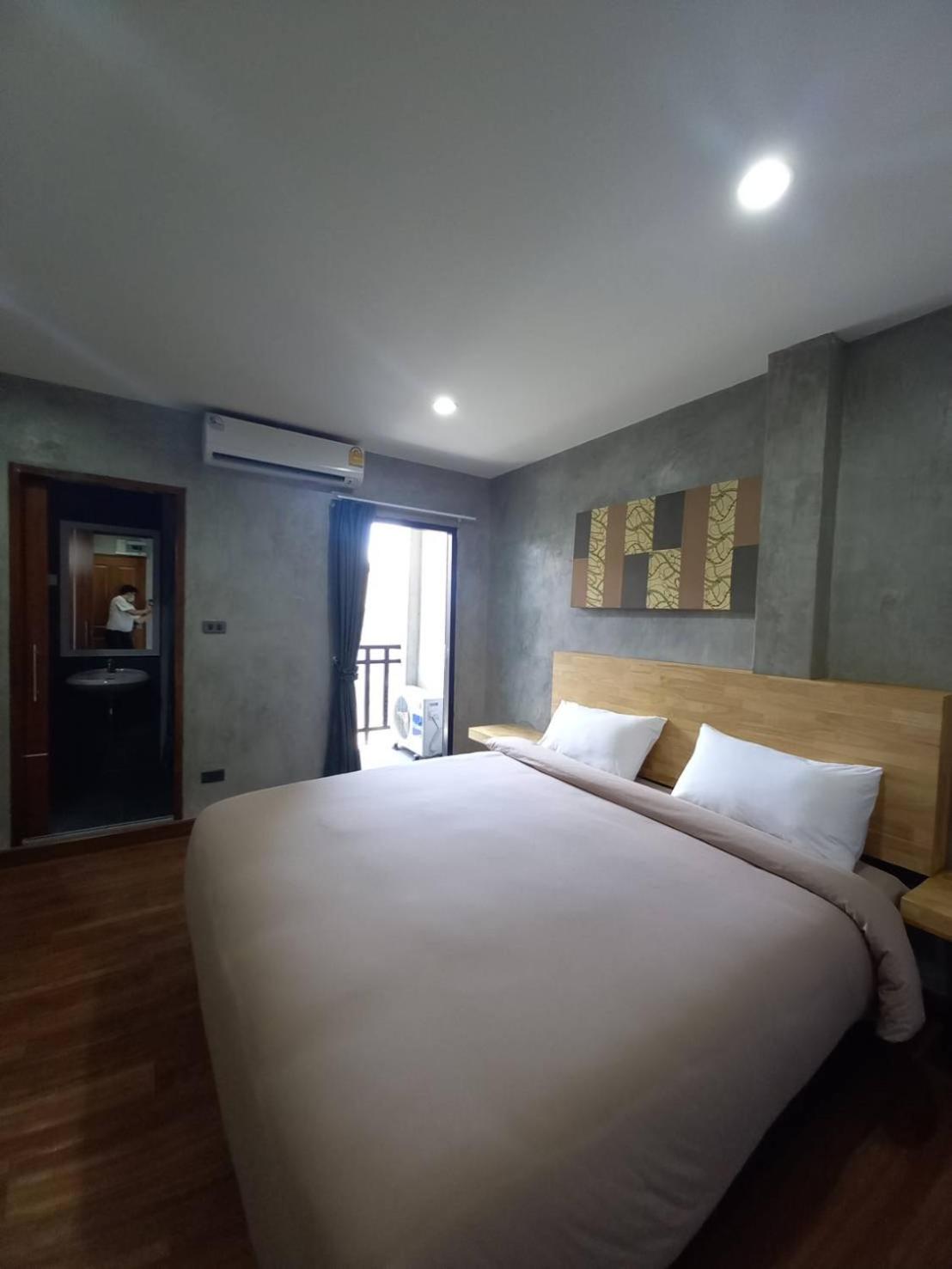 BURI Hotel And Hostel