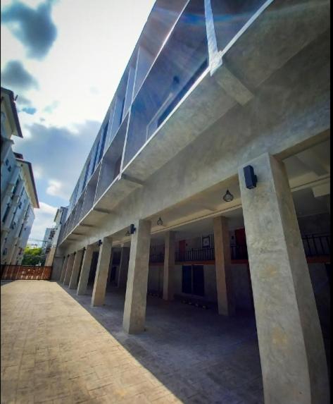 BURI Hotel And Hostel