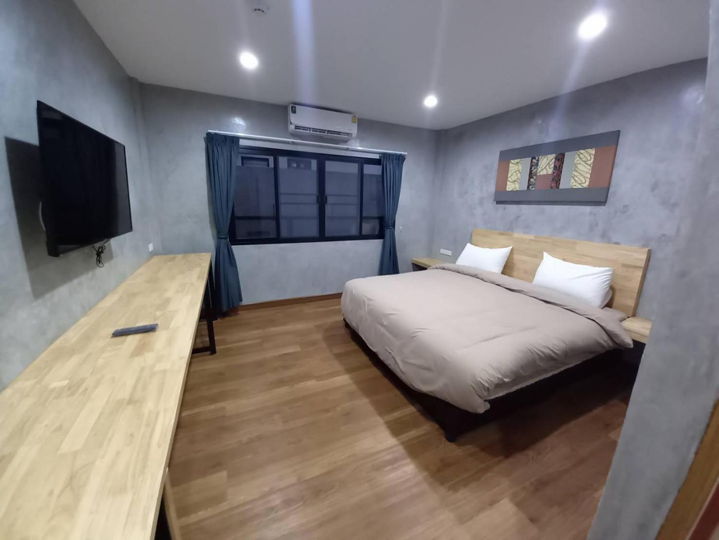 BURI Hotel And Hostel