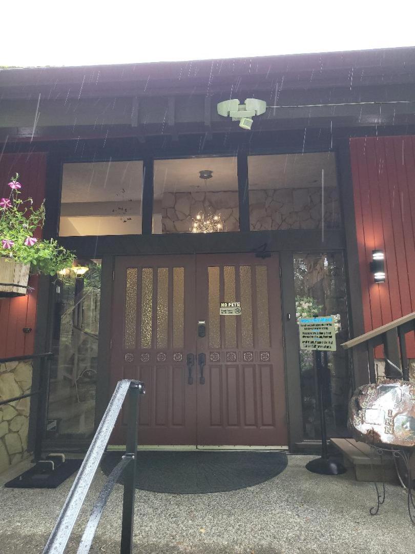 Misty Valley Inn