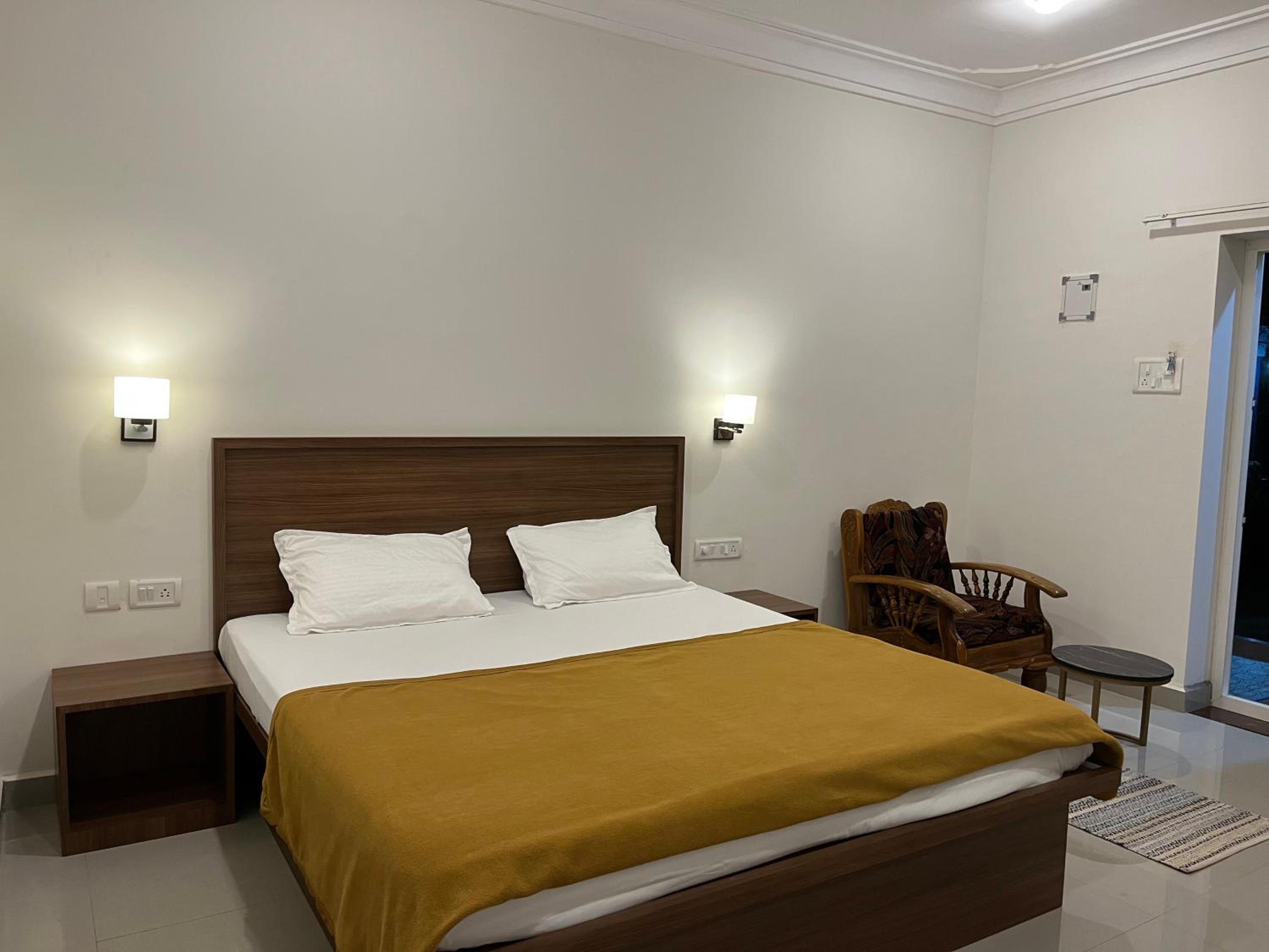 Morjim Sunset Hotel