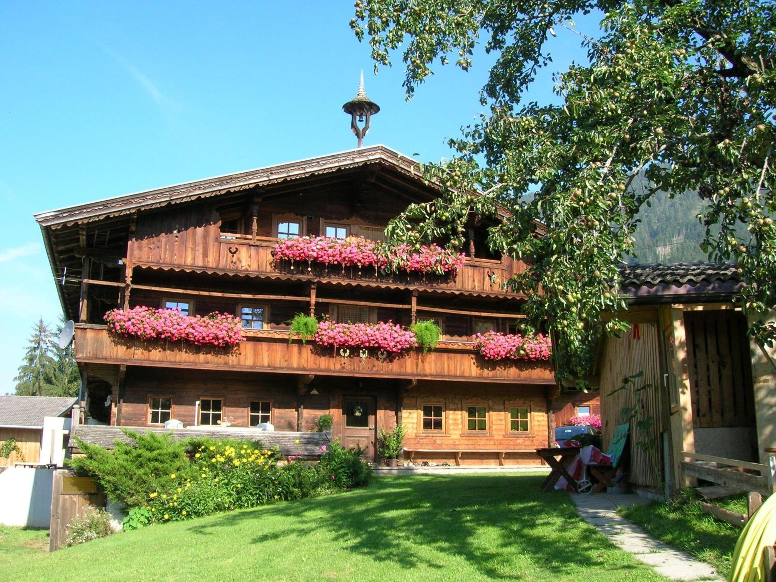 Wörglerhof's Hüttenapartments mit Kachelofen Farm Stay