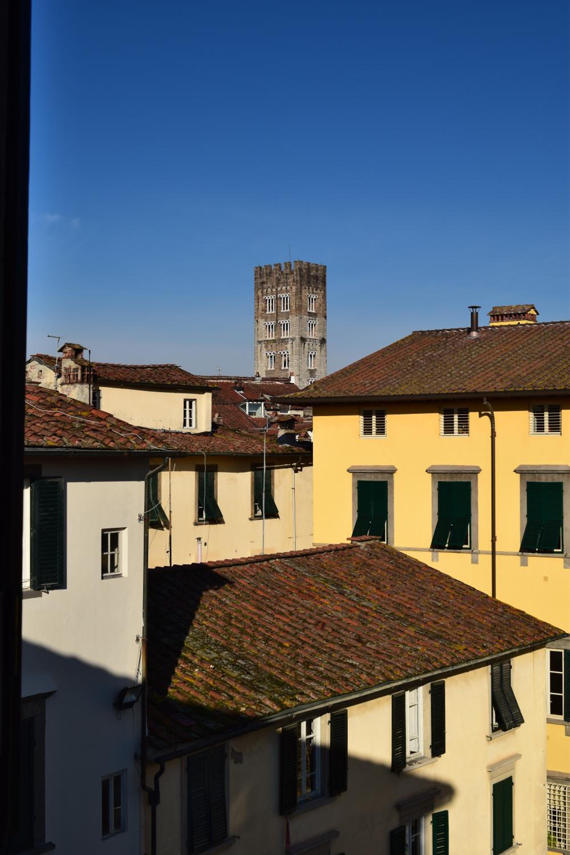 Grande Appartamento per gruppi e famiglie in centro storico a Lucca con terrazza e AC view 5