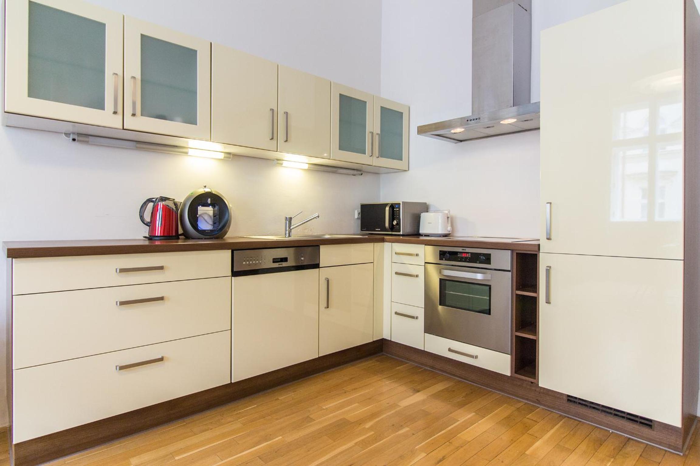 Spacious 3BR Apartment in Lesser Town by EasyBNB Premium