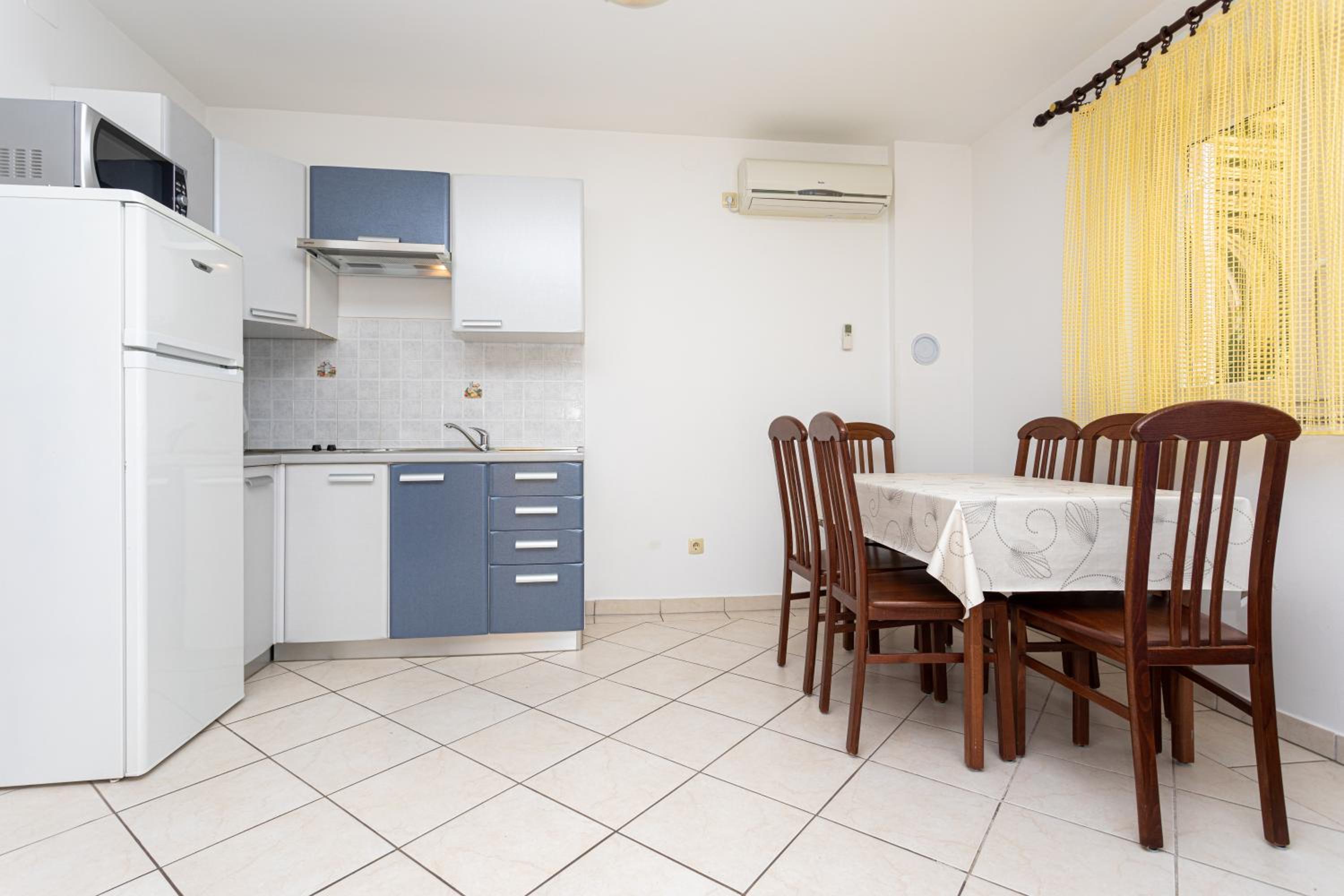 Apartments Crnekovic IV view 3